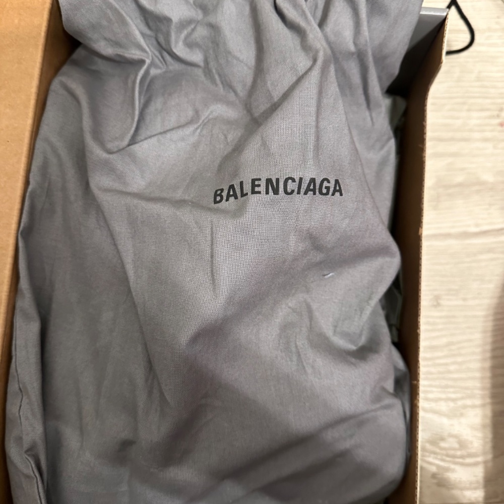 Balenciaga knit sneakers size 38 - Picture 3 of 4